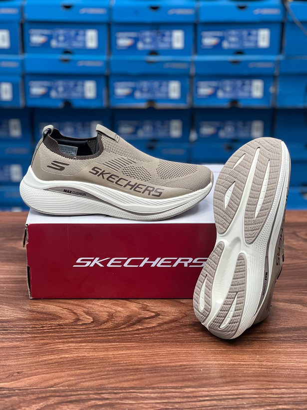 کتونی اسکیچرز مدل Skechers Max Cushioning