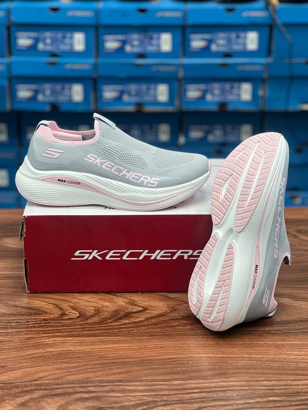 کتونی اسکیچرز مدل Skechers Max Cushioning