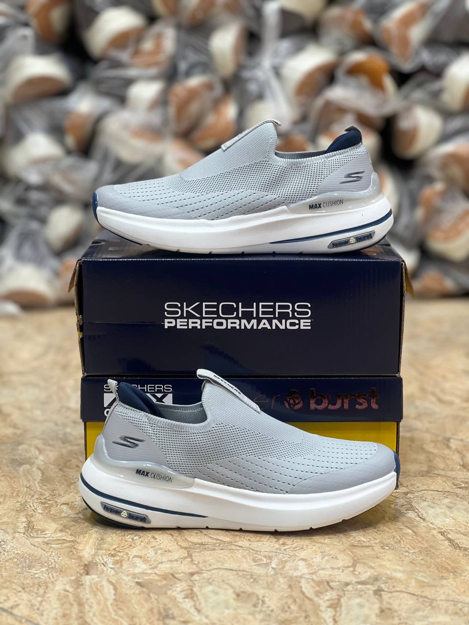 کتونی اسکیچرز مدل Skechers Max cushioning Slip-ins درچند رنگ /سایز :40 تا 45