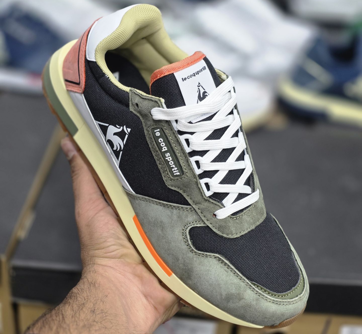 کتونی ویتنامی خروس نشان le coq sportif / ساخت ویتنام کیفیت مستر / سایز ۴۰ الی ۴۵