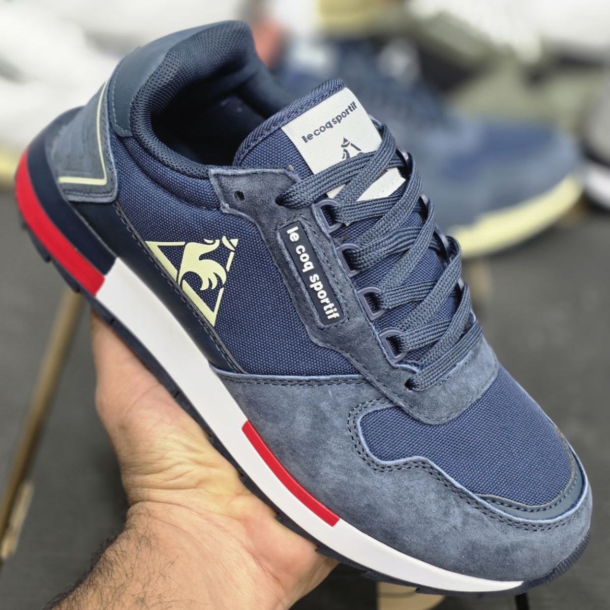 کتونی ویتنامی خروس نشان le coq sportif / ساخت ویتنام کیفیت مستر / سایز ۴۰ الی ۴۵