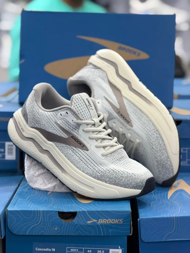 کتونی  بروکس مدل گاست مکس ۲ | Brooks Ghost Max 2 | سایز ۴۰تا۴۵ | ساخت ویتنام | کیفیت مستر