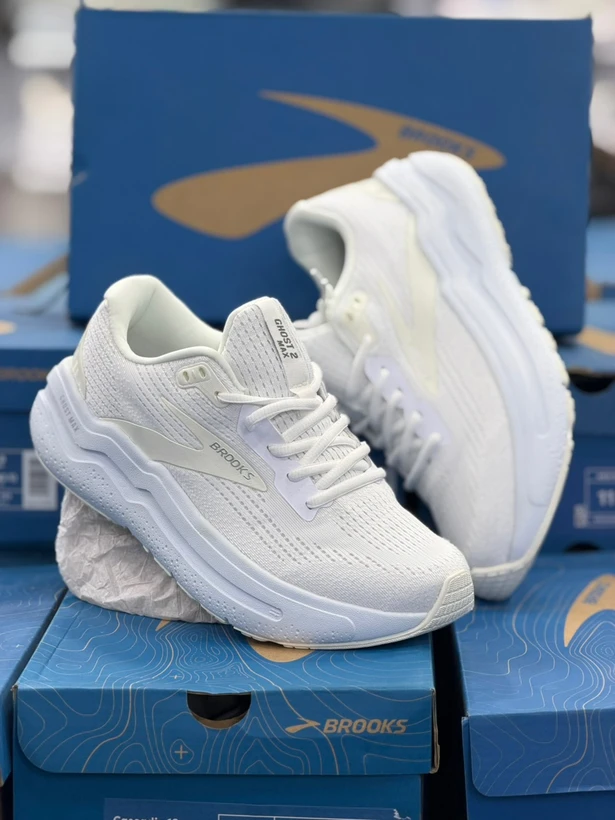 کتونی  بروکس مدل گاست مکس ۲ | Brooks Ghost Max 2 | سایز ۴۰تا۴۵ | ساخت ویتنام | کیفیت مستر