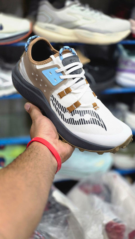 کتونی ساکونی مدل اندورفین ریفت | Saucony Endorphin Rift | سایز ۴۰تا۴۵ | ساخت ویتنام | کیفیت مستر