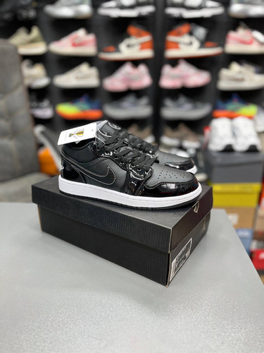 کتونی نایک | Nike Air Jordan 1 | سایز ۴۰تا۴۵ | ساخت ویتنام