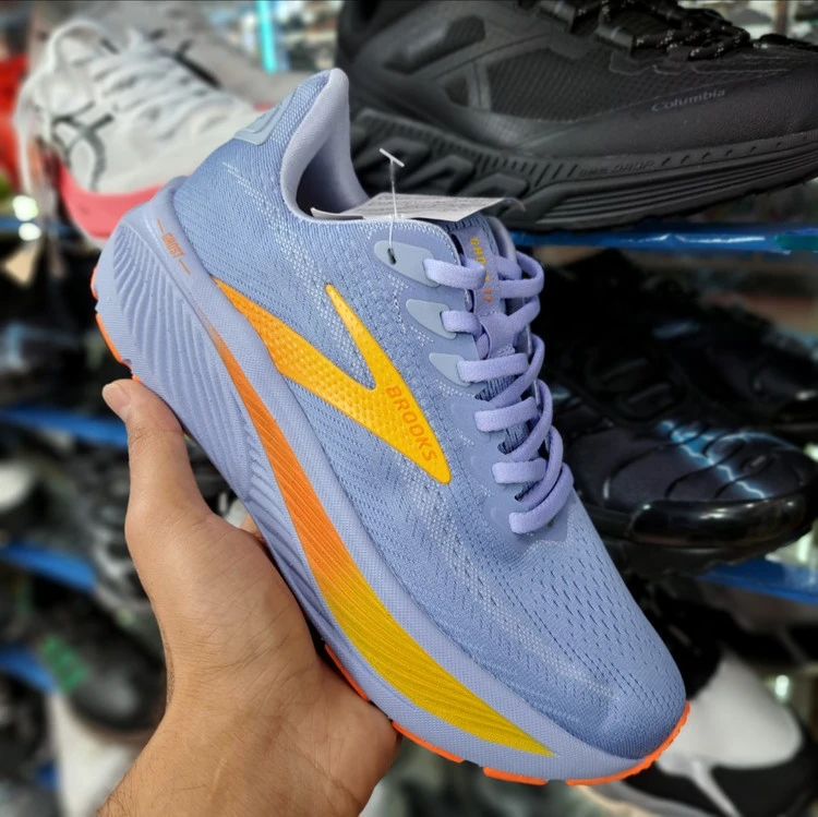 کتونی بروکس مدل بروکس گاست ۱۷ | Brooks Ghost 17 | سایز۴۰تا۴۵ | ساخت ویتنام | کیفیت مستر