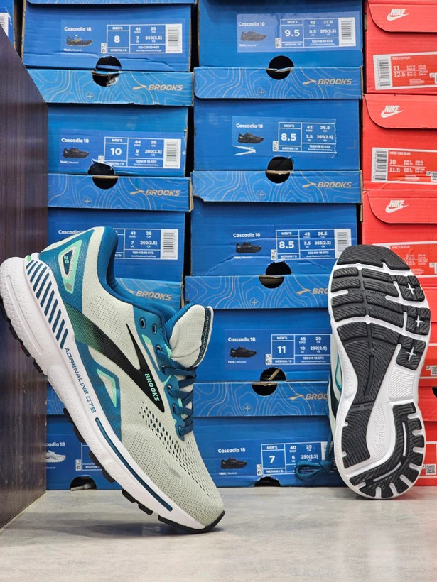 کتونی بروکس مدل آدرنالین جیتیاس ۲۳ | Brooks Adrenaline GTS 23 | سایز ۴۰تا۴۵ | ساخت ویتنام | کیفیت مستر