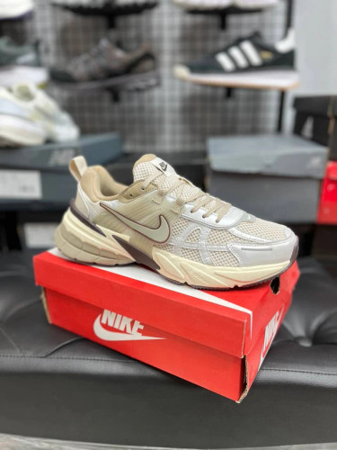کتونی نایکی مدل ویتوکی ران | Nike V2K Run | سایز ۳۷تا۴۵ | ساخت ویتنام | کیفیت مستر