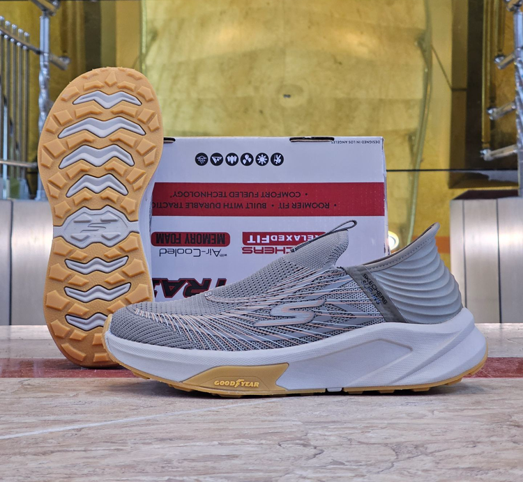 کتونی اسکیچرز مدل اسلیپ اینز | Skechers Slip-Ins | سایز 40تا۴۵ | ساخت ویتنام | کیفیت مستر