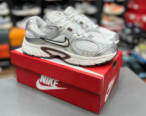 کتونی نایک | Nike V5 RNR | سایز 37تا۴۰ | ساخت ویتنام
