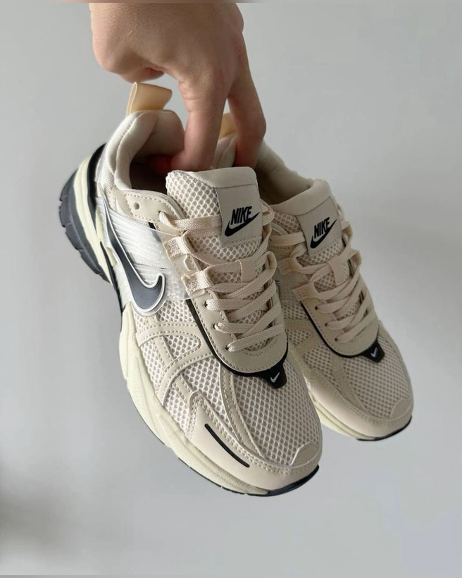 کتونی نایکی مدل ویتوکی ران | Nike V2K Run | سایز ۴4 | ساخت ویتنام | کیفیت مستر