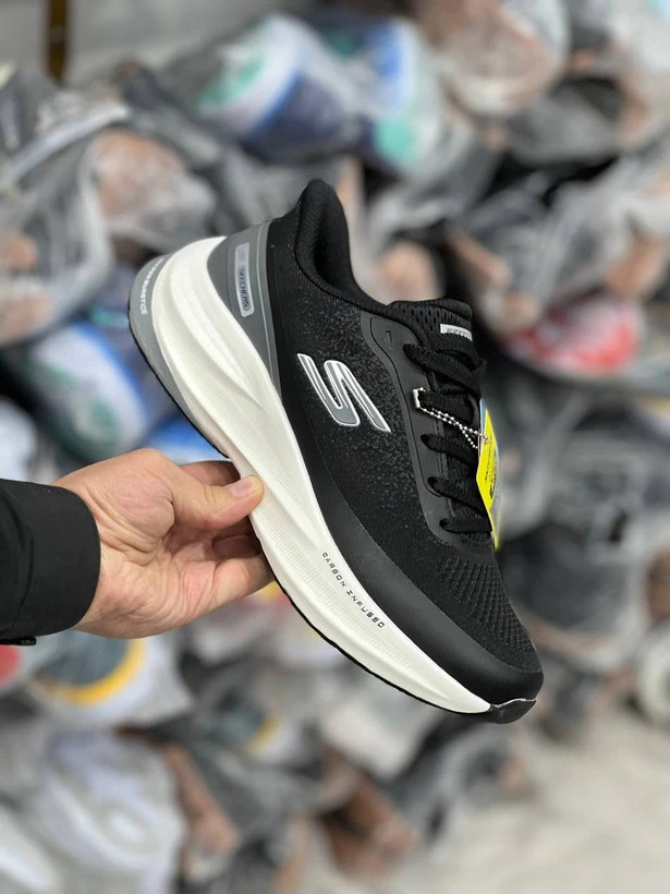 کتونی اسکیچرز مدل هایپربرست کربن | Skechers Hyperburst Carbon | سایز ۴۰تا۴۵ | ساخت ویتنام | کیفیت مستر